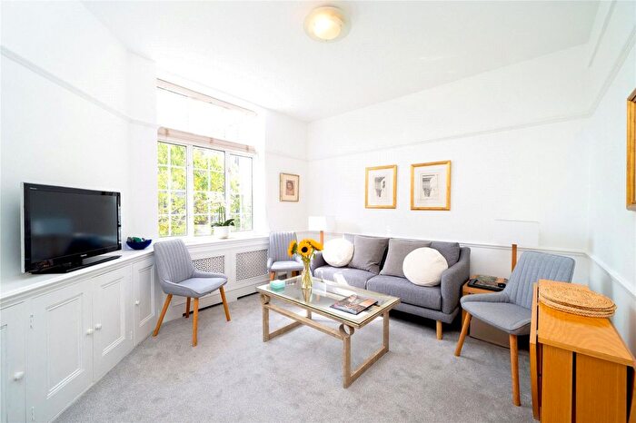 1 Bedroom Flat To Rent In Britten Street, Chelsea, London, SW3