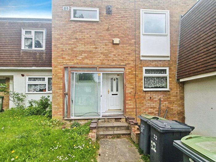 3 Bedroom Terraced House For Sale In Brussels Way, Luton, LU3
