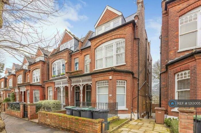 5 Bedroom Flat To Rent In Kings Avenue, London, N10
