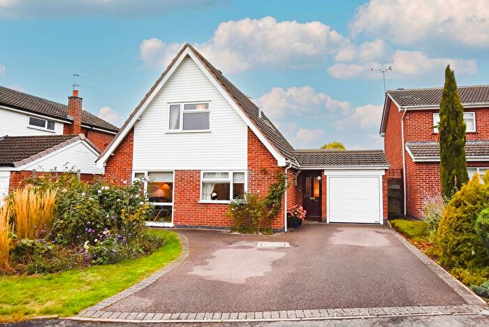 3 Bedroom Detached House For Sale In Grafton Drive, Wigston, Leicester, LE18
