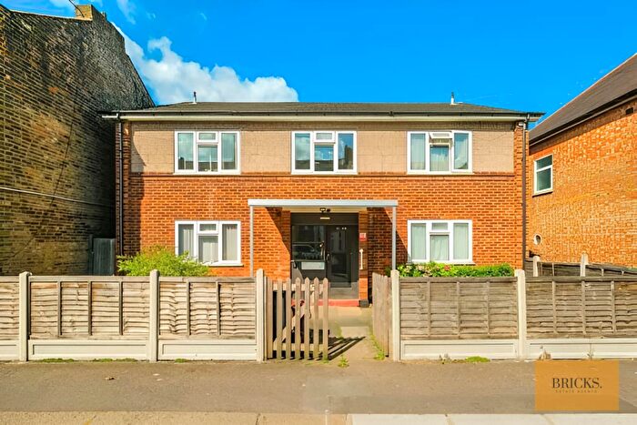 1 Bedroom Flat To Rent In Chivers Road, London, E4