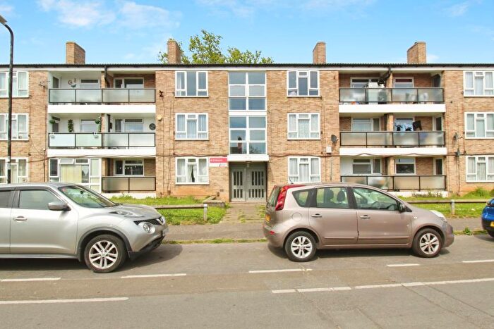 2 Bedroom Flat For Sale In Maryside, Langley, SL3