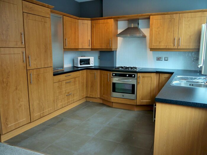 2 Bedroom Flat To Rent In Crow Lane, Rochester, Kent, ME1