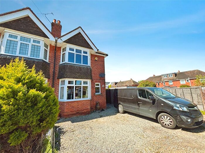 2 Bedroom End Of Terrace House For Sale In Glenwood Drive, Tilehurst, Reading, RG31