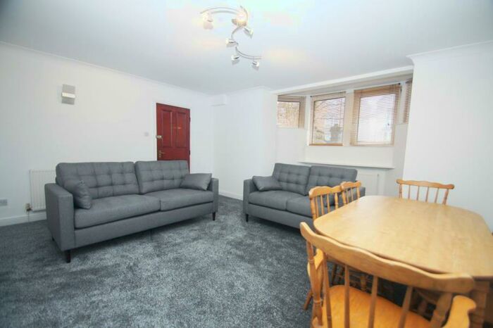 2 Bedroom Flat To Rent In Cardigan Road, Headingley, Leeds, LS6