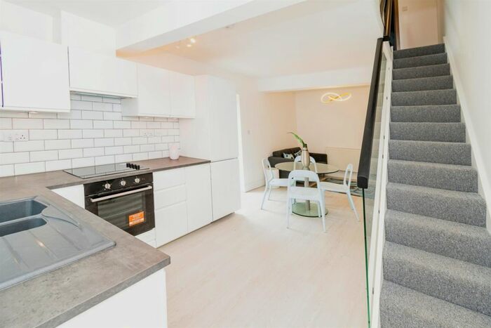 3 Bedroom Property To Rent In The Avenue, Southampton, SO17