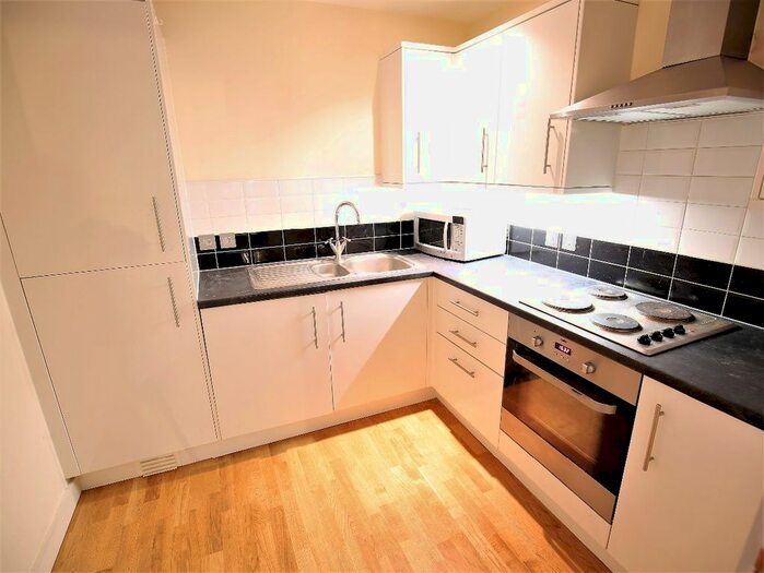 2 Bedroom Flat To Rent In Axminster Road, London, N7