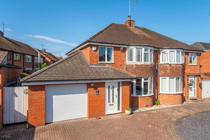 3 Bedroom Semi-Detached House For Sale In Westhead Road North, Cookley, DY10