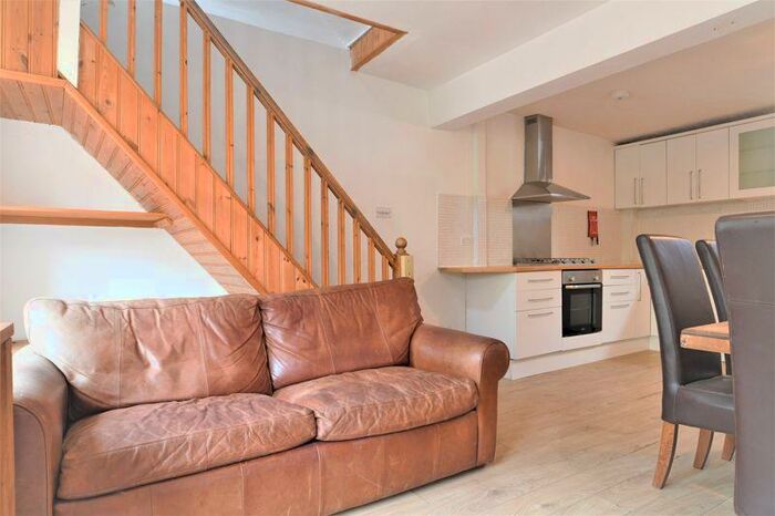 3 Bedroom Terraced House To Rent In Edinburgh Road, Brighton, BN2