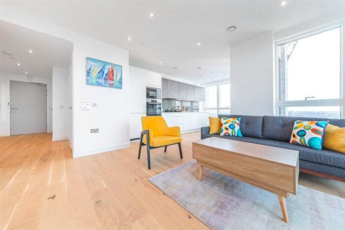 2 Bedroom Flat To Rent In Grant Road, London, SW11