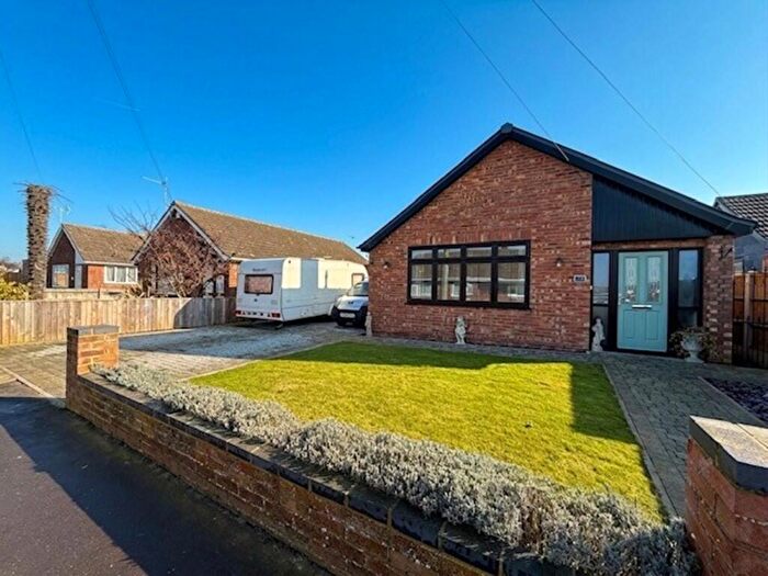 3 Bedroom Detached Bungalow For Sale In Briar Avenue, Bradwell, NR31