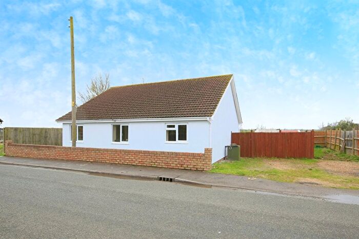 3 Bedroom Detached Bungalow For Sale In Six House Bank, West Pinchbeck, Spalding, PE11