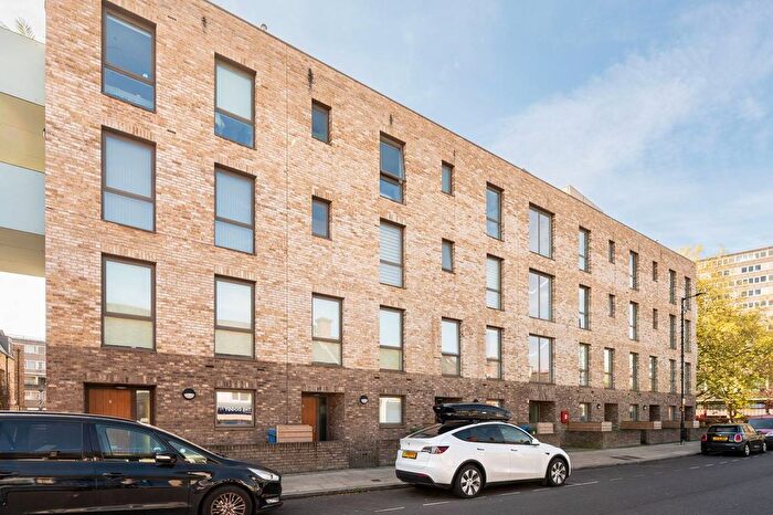 1 Bedroom Flat To Rent In East Street, Elephant And Castle, London, SE17