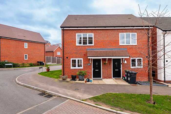 2 Bedroom Semi-Detached House For Sale In Mason Lane, Peters Village, Wouldham, ME1