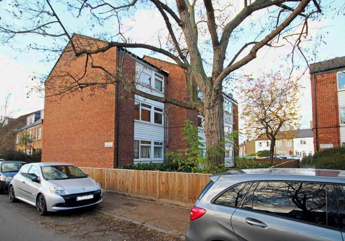 1 Bedroom Flat To Rent In Edwin Road, Twickenham TW2