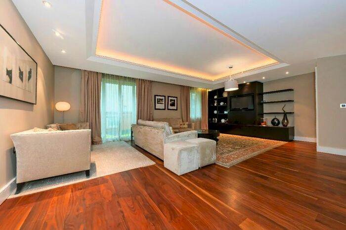 3 Bedroom Flat To Rent In Lancelot Place, SW7