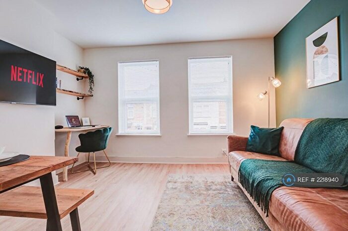 2 Bedroom Flat To Rent In Norfolk Road, Reading, RG30