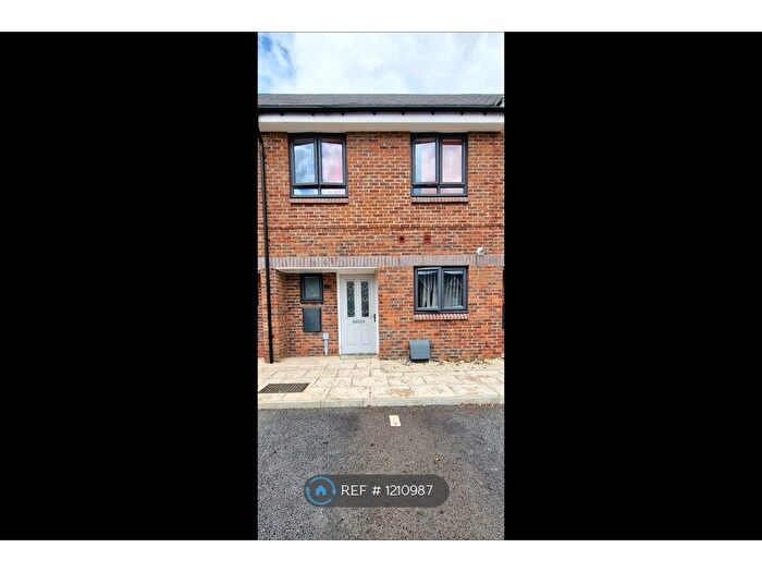 4 Bedroom Terraced House To Rent In Richardson Close, Aylesbury, HP19