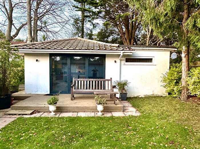 2 Bedroom Apartment To Rent In Ettrick Road, Poole, BH13