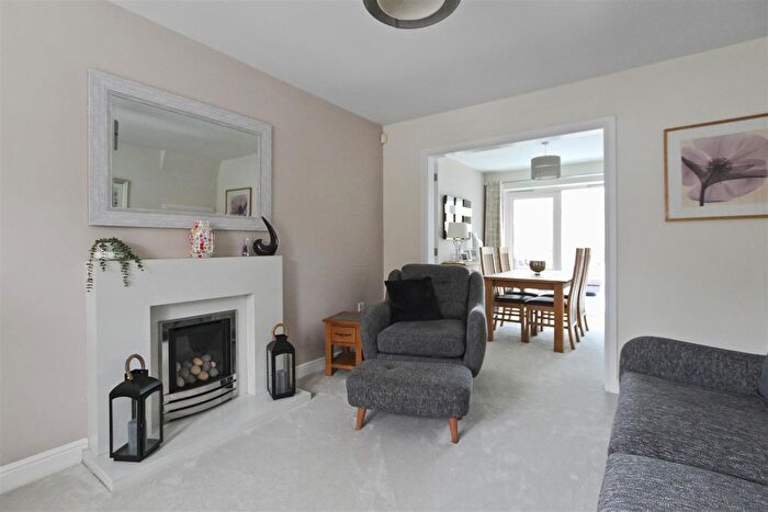 3 Bedroom Detached House For Sale In Walnut Tree Court, Higham Ferrers, Rushden, NN10