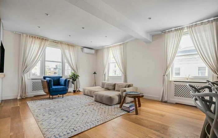 2 Bedroom Flat To Rent In Montagu Mansions, Marylebone, London, W1U