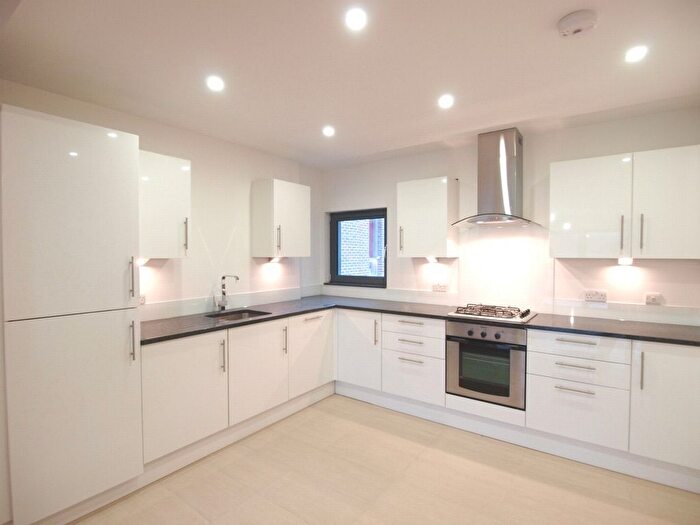 3 Bedroom Flat To Rent In Fiesta House, Seven Sisters Road, Finsbury Park, N4