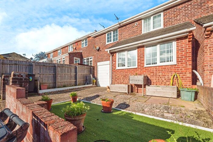 3 Bedroom Semi Detached House For Sale In Windsor Road, Weymouth, DT3