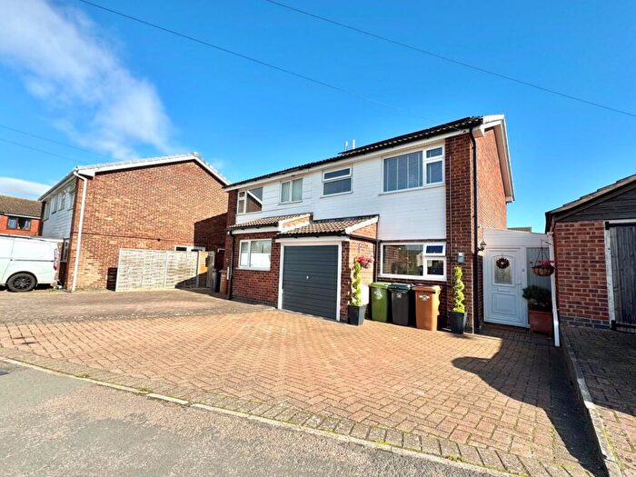 3 Bedroom Semi-Detached House For Sale In Edendale Road, Melton Mowbray, LE13
