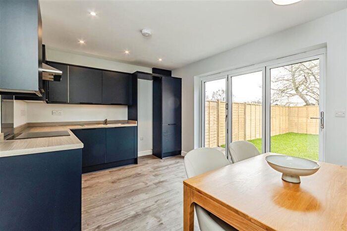 4 Bedroom House To Rent In Spondon Street, Nottingham, NG5