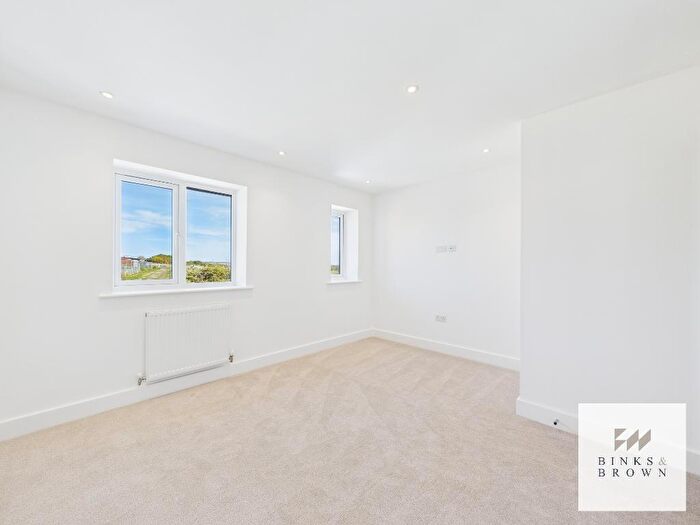 2 Bedroom Semi-Detached House For Sale In Rookery Hill, Corringham, Essex, SS17