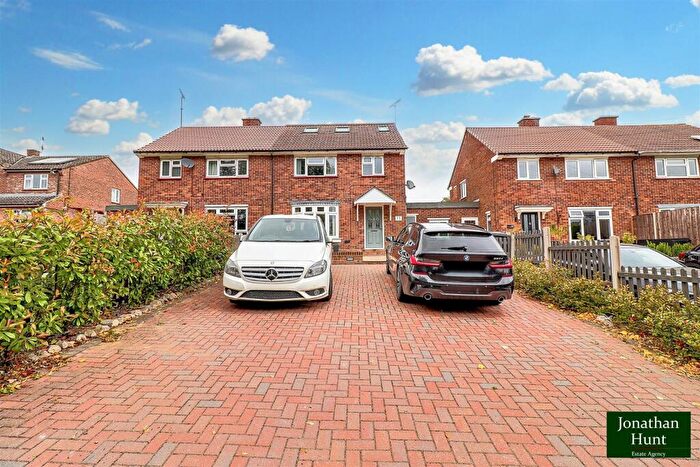 3 Bedroom Semi Detached House For Sale In The Pyghtle, Buntingford, SG9