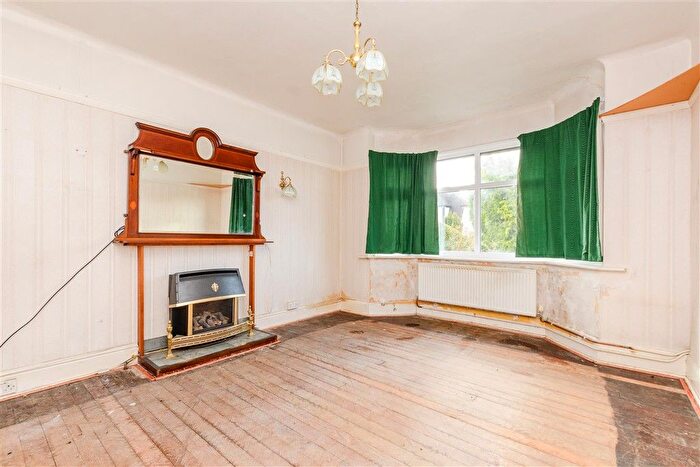 3 Bedroom Detached House For Sale In Eynsford Rise, Eynsford, Dartford, Kent, DA4