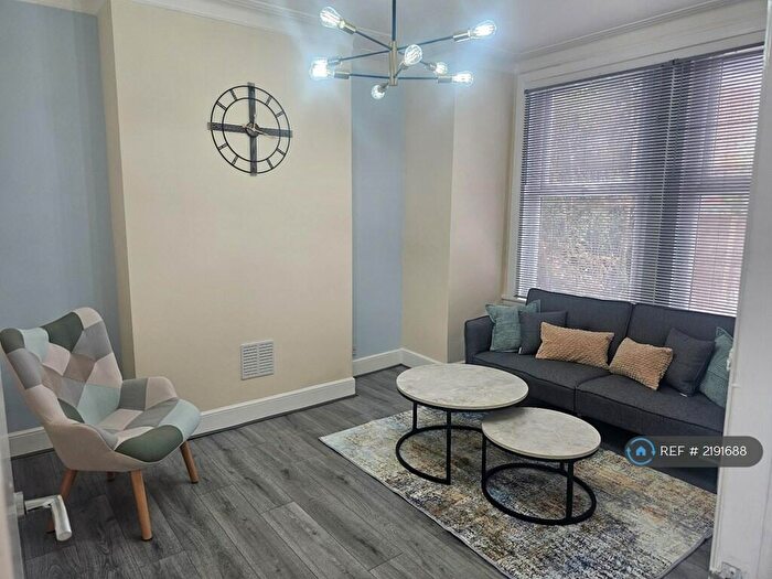 2 Bedroom Flat To Rent In Lansdowne Road, London, N17