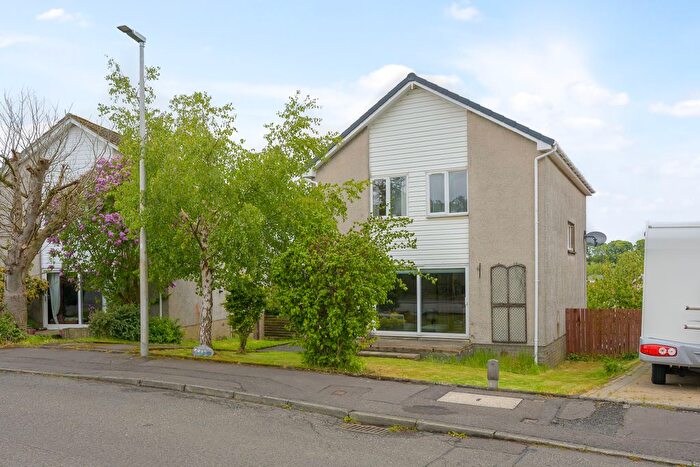 3 Bedroom Detached House For Sale In West Park, Carnock, KY12