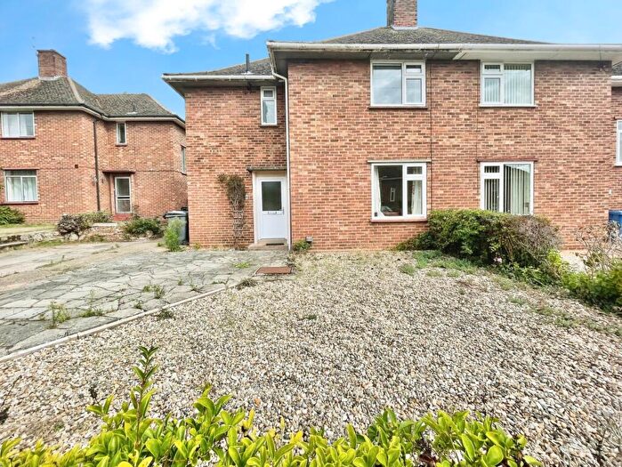 4 Bedroom Semi Detached House To Rent In Coniston Close, NR5