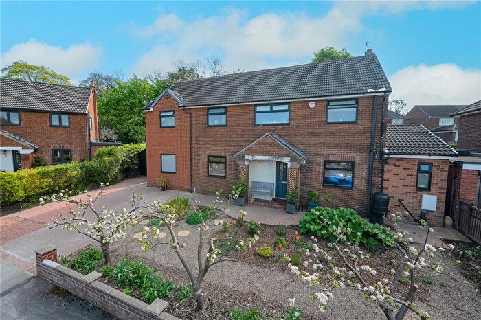 4 Bedroom Detached House For Sale In Woolgreaves Garth, Wakefield, West Yorkshire, WF2