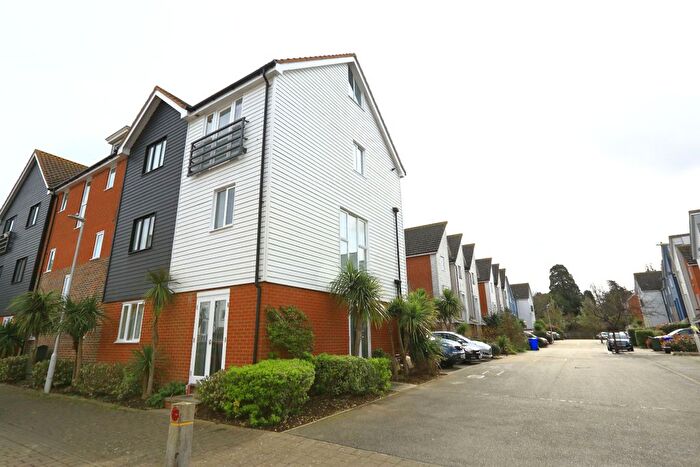 2 Bedroom Flat To Rent In Thomas Neame Avenue, Faversham, ME13