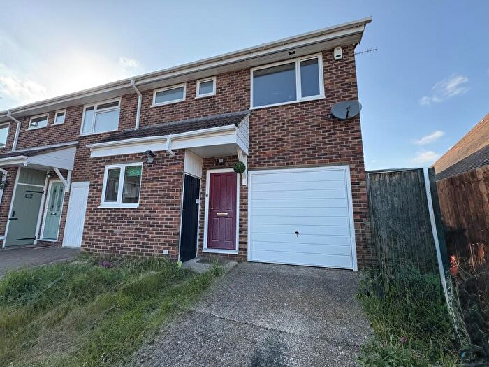 3 Bedroom House To Rent In Corrigan Close, Bletchley, Milton Keynes, MK3