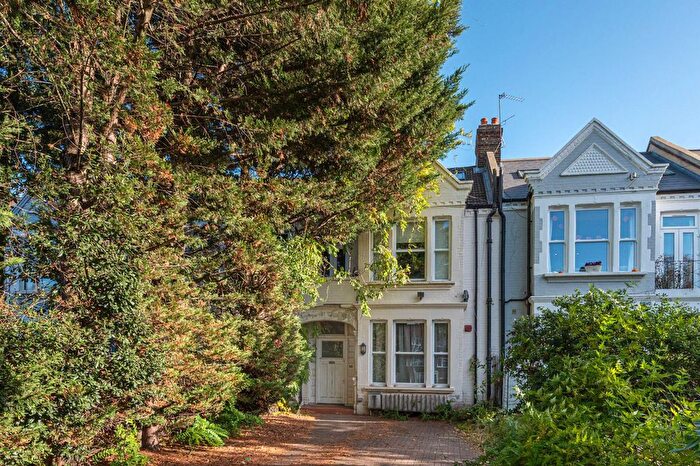 2 Bedroom Flat To Rent In Upper Tulse Hill, Tulse Hill, London, SW2