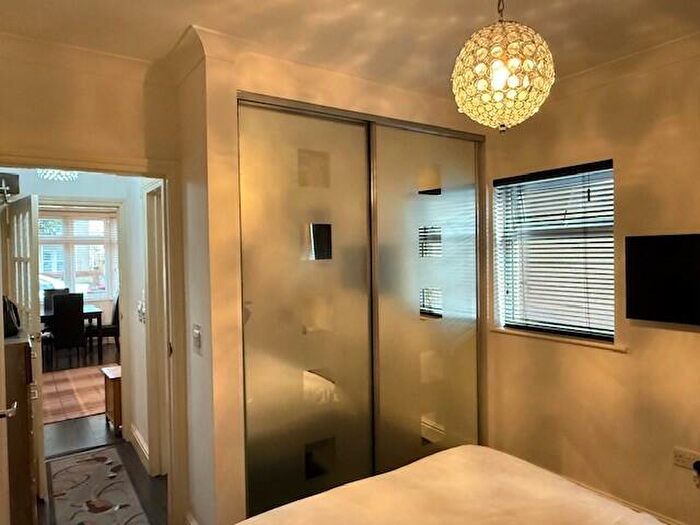 1 Bedroom Flat To Rent In Grand Avenue, BH6
