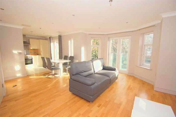2 Bedroom Flat To Rent In The Hall, Chapel Allerton, Leeds, LS7