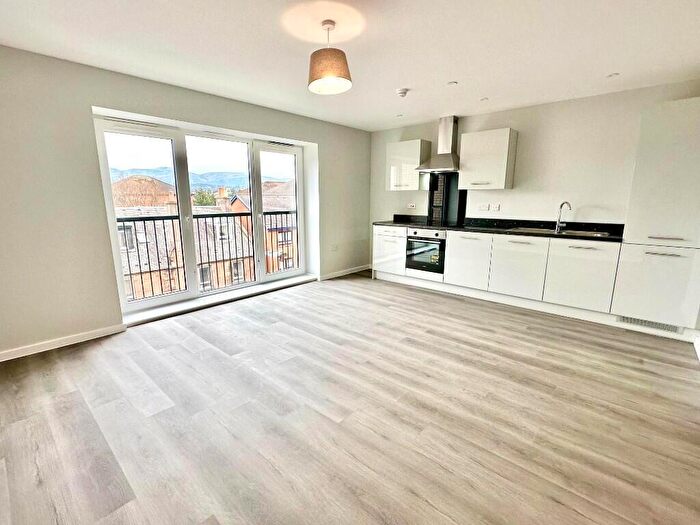 2 Bedroom Flat To Rent In Gorgie Road, Edinburgh, EH11