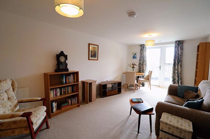 1 Bedroom Flat For Sale In Jupiter House, Hindhead Knoll, Walnut Tree, Milton Keynes, MK7