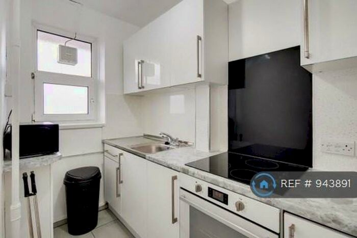 3 Bedroom Flat To Rent In Redmill House, London, E1