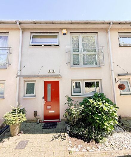 2 Bedroom House To Rent In Chapman Court, Datford, DA1