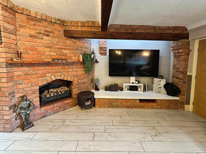 3 Bedroom Detached House For Sale In Belvedere Road, Woodville, DE11
