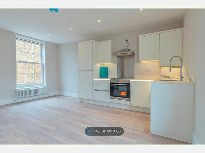 2 Bedroom Flat To Rent In Preston Corner, Faversham, ME13