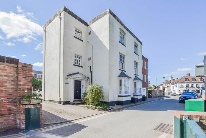 1 Bedroom Flat To Rent In Waterside, Upton-Upon-Severn, Worcester, WR8