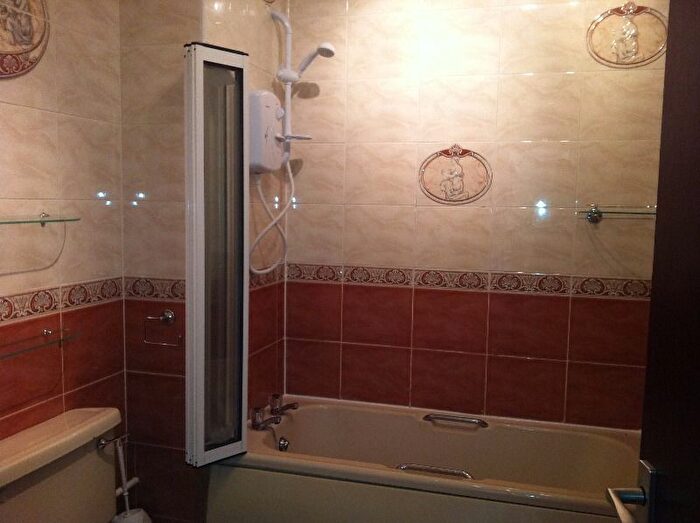 1 Bedroom Flat To Rent In St Patrick Square, South Side, Edinburgh, EH8
