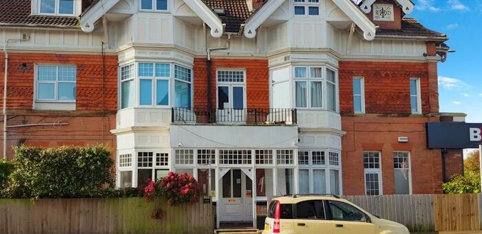 2 Bedroom Flat To Rent In Park View, St. Marys Road, Bournemouth, Dorset, BH1